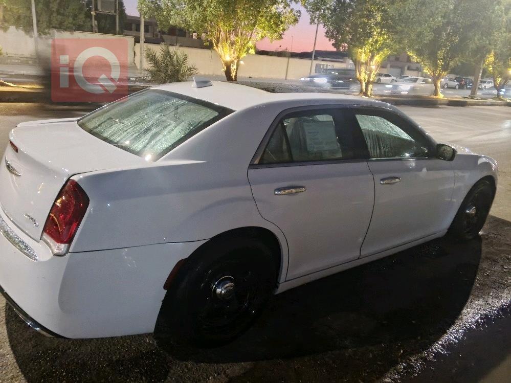 کرایسلەر 300